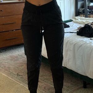 Lululemon sweatpants size 4